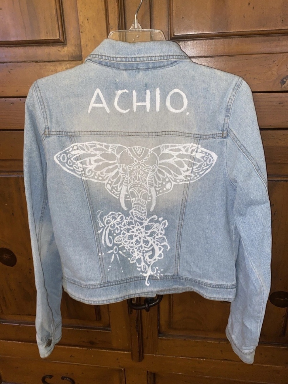 ACHIO Alpha Chi Omega AXO Denim Jean Jacket Hand-Painted Elephant Ci Sono Large